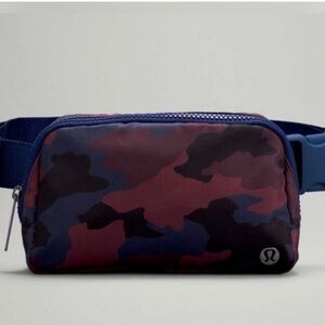 Lululemon Everywhere Belt Bag Original Strap Camo Smoky Red Night Sea